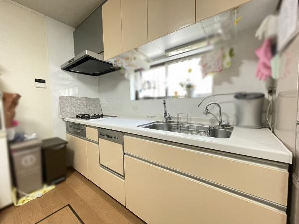 八尾市服部川６丁目の中古一戸建
