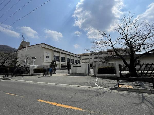 八尾市教興寺2丁目の新築一戸建(八尾市立南高安中学校)