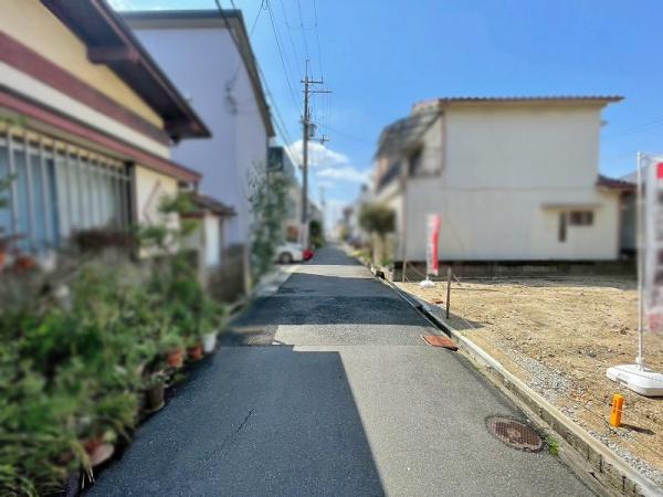 八尾市緑ヶ丘5丁目の土地(前面道路含む現地写真)