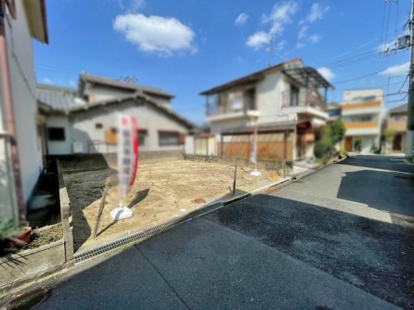 八尾市緑ヶ丘5丁目の土地(前面道路含む現地写真)