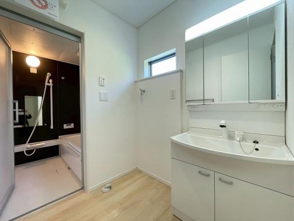 八尾市新家町2丁目の新築一戸建(洗面台・洗面所)