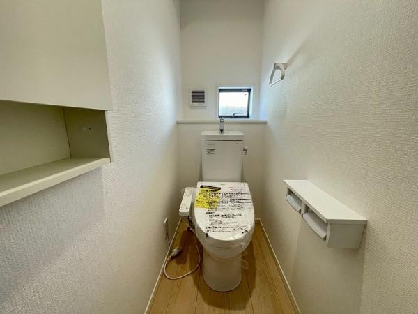 八尾市新家町2丁目の新築一戸建(トイレ)