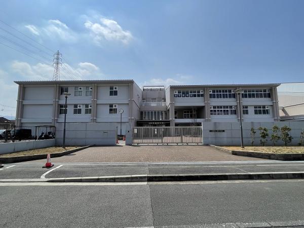 八尾市新家町2丁目の新築一戸建(八尾市立桂中学校)