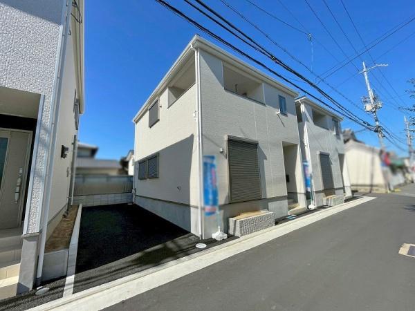 八尾市新家町2丁目の新築一戸建(前面道路含む現地写真)