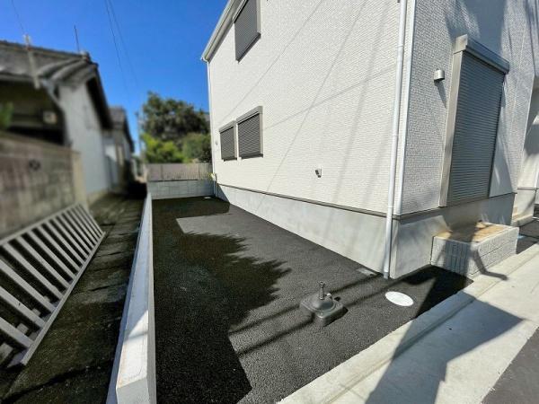八尾市新家町2丁目の新築一戸建(駐車場)