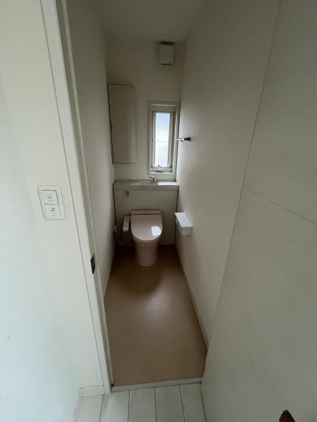 長野市大字若槻東条の中古一戸建て(玄関)