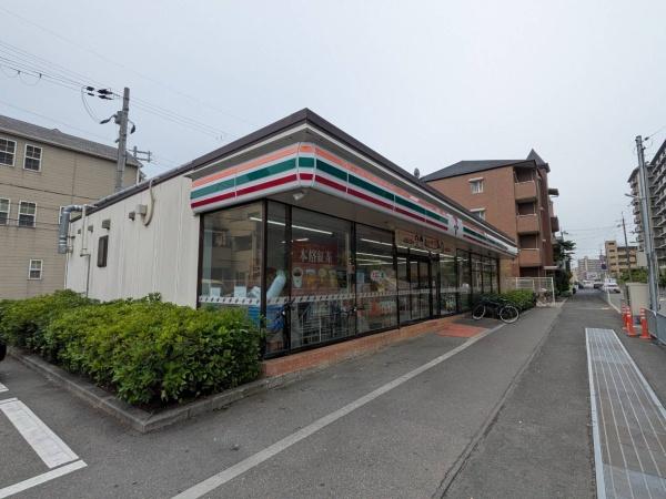 ローズハイツ香里園(セブンイレブン寝屋川松屋町店)