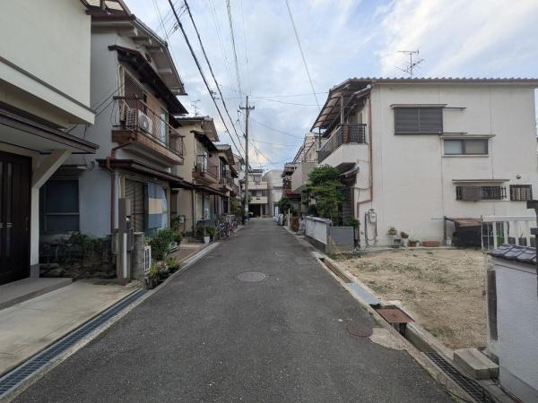 寝屋川市高柳7丁目の土地(前面道路含む現地写真)