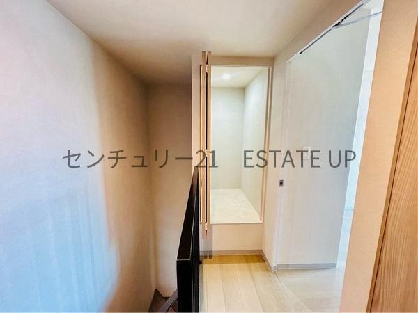 セレスティナ高麗 402号室(収納)