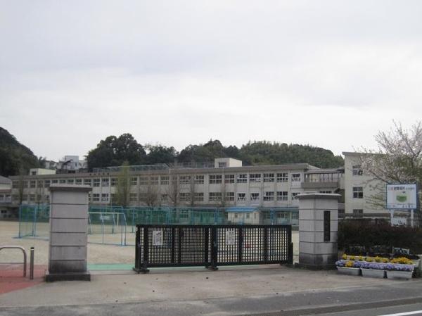 鹿児島市石谷町の中古一戸建て(鹿児島市立松元中学校)