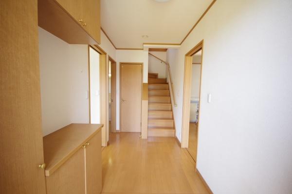 下野市石橋の中古一戸建て(玄関)
