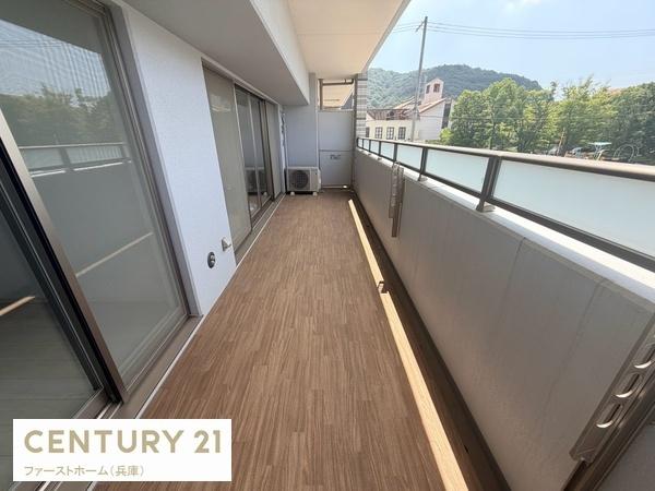 パレロワイヤル田寺東ウエストコート