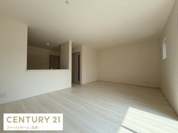 姫路市白浜町宇佐崎北　1号棟