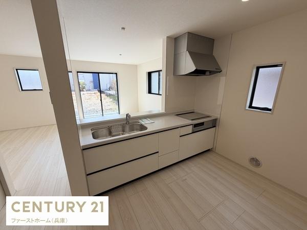 姫路市白浜町宇佐崎北　1号棟