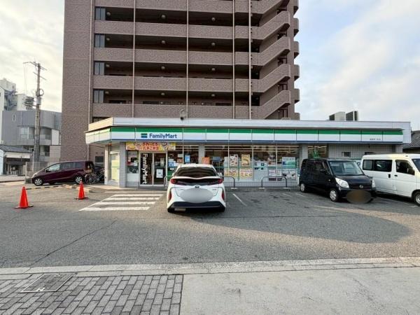 サンヒルズ坂田町(ファミリーマート姫路壱丁町店)