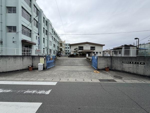姫路市飾磨区妻鹿の土地(姫路市立妻鹿小学校)