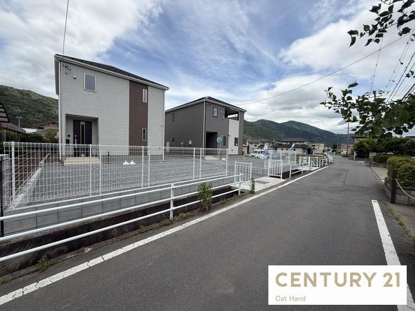 クレイドルガーデン千曲市内川第4　１号棟