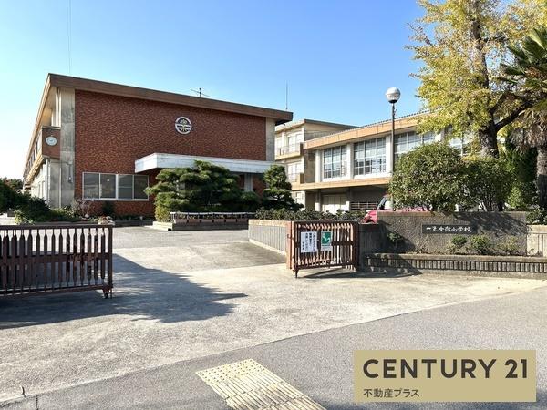 西尾市一色町一色西荒子の中古一戸建て(西尾市立一色中部小学校)