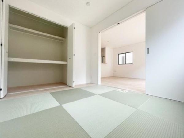 碧南市鴻島町4丁目　2号棟　新築戸建