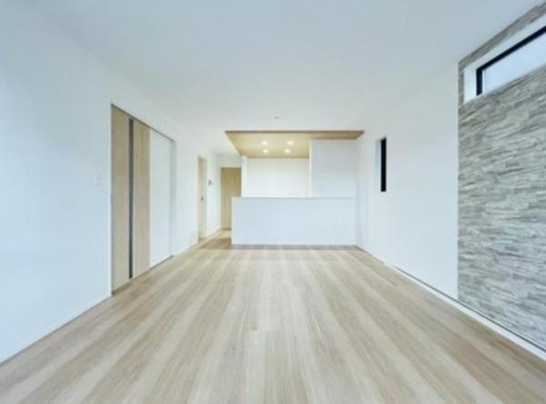 碧南市六軒町2丁目　2号棟　新築戸建