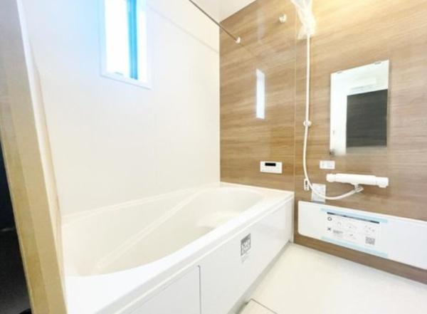 碧南市霞浦町4丁目　1号棟　新築戸建