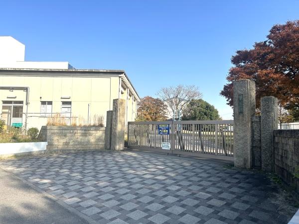 西尾市平坂町向山の土地(西尾市立平坂小学校)