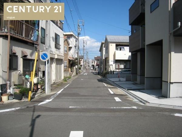 名古屋市北区柳原1期 1号棟(前面道路含む現地写真)