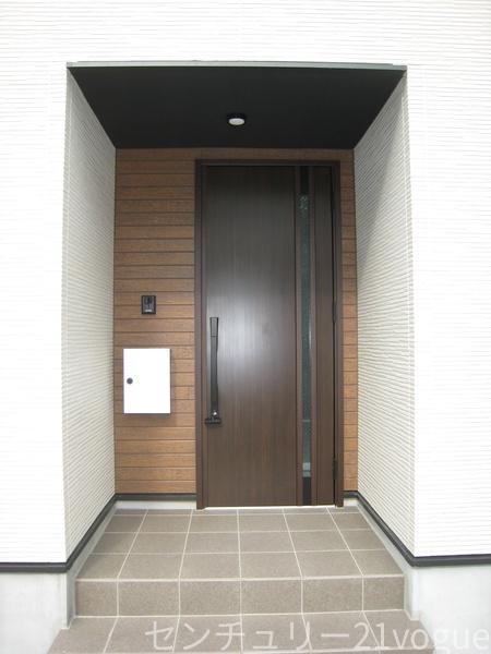 名古屋市北区柳原1期 4号棟(玄関)