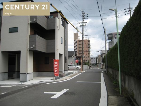 名古屋市北区柳原1期 4号棟(前面道路含む現地写真)