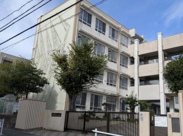 名古屋市中川区供米田３丁目の新築一戸建(名古屋市立供米田中学校)