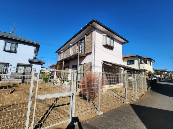 敷地広々約７４坪、３面接道で日当たり良好な戸建