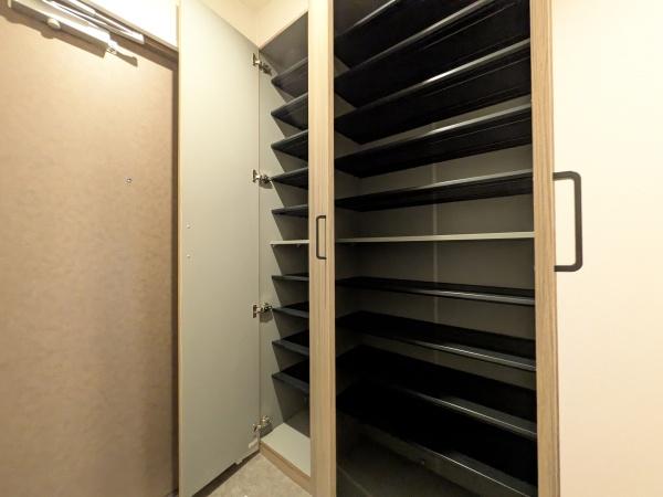 荘苑八事ビラージュ一番館