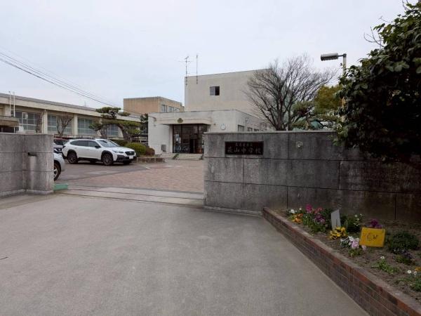 名古屋市瑞穂区中根町５丁目の新築一戸建(名古屋市立萩山中学校)
