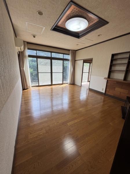 三浦市栄町の中古一戸建て