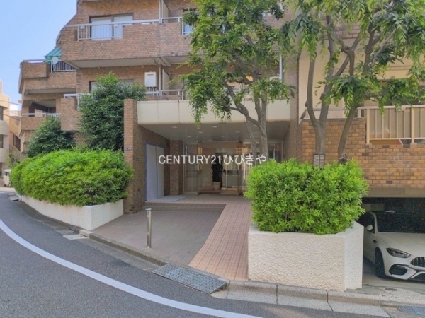 ボーン赤坂