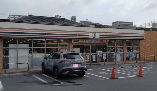 イトーピア鶴見(セブンイレブン大阪今津中1丁目店)