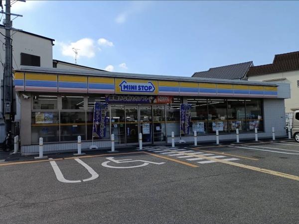東大阪市大蓮東４丁目の中古一戸建て(ミニストップ大蓮東3丁目店)
