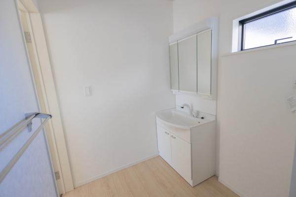 小山市東間々田２丁目の新築一戸建