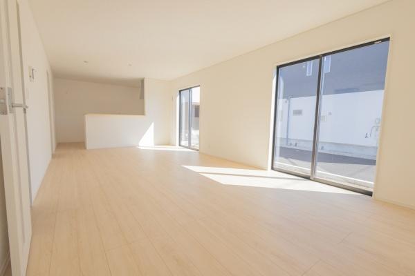 小山市東間々田２丁目の新築一戸建