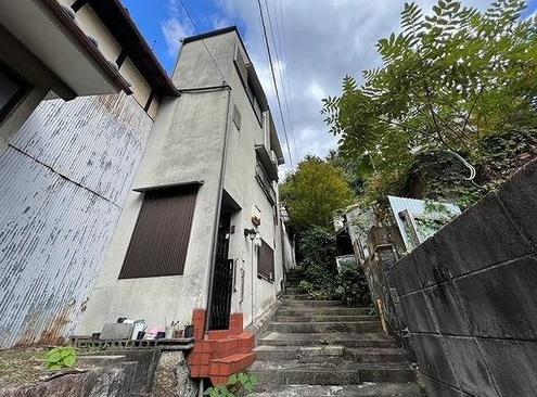 京都市山科区日ノ岡一切経谷町の中古一戸建