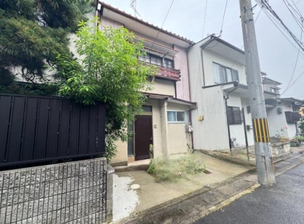 京都市右京区嵯峨釈迦堂大門町の中古テラスハウス