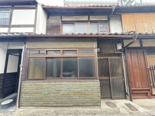 京都市中京区六角通油小路西入越後町の中古テラスハウス