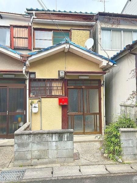 京都市右京区嵯峨天龍寺椎野町の中古テラスハウス