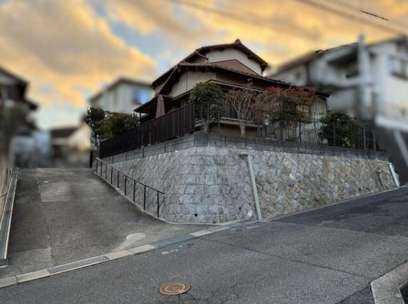 大津市本宮２丁目の中古一戸建