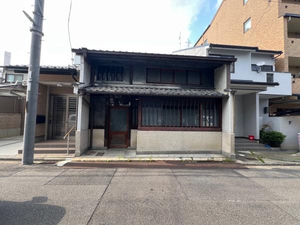 京都市上京区中筋通千本東入西亀屋町の中古一戸建