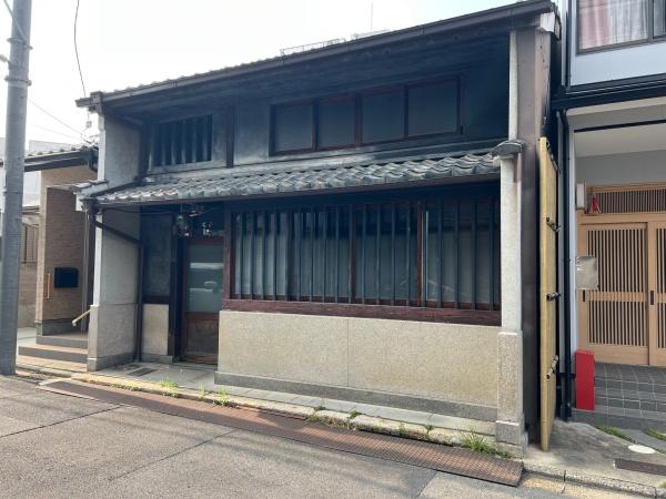 京都市上京区中筋通千本東入西亀屋町の中古一戸建