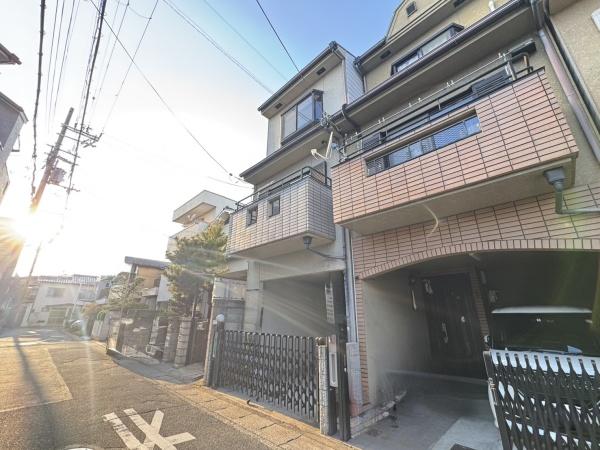 京都市右京区太秦百合ケ本町の中古一戸建