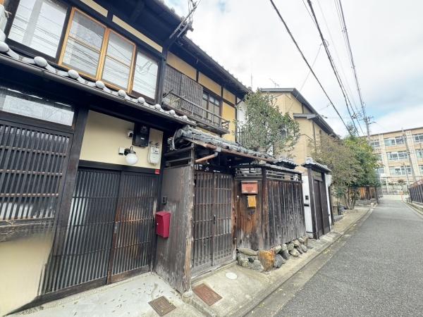 京都市中京区西ノ京式部町の中古テラスハウス