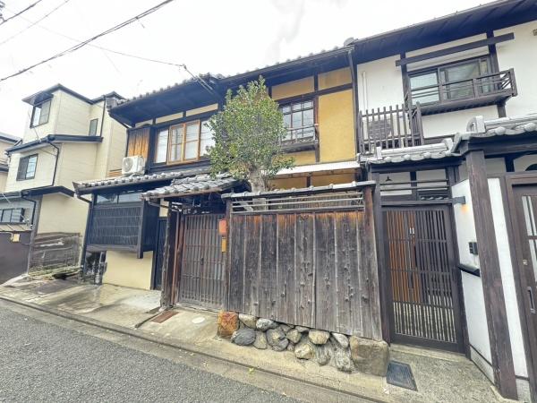 京都市中京区西ノ京式部町の中古テラスハウス