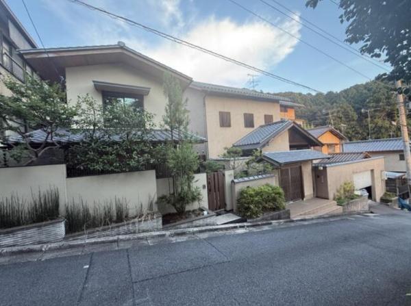 京都市東山区清閑寺霊山町の中古一戸建